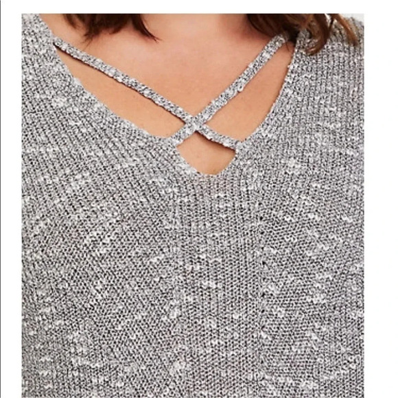 Torrid Criss Cross Gray Marled Long Sleeve Sweater Size 1 or 1X - Picture 3 of 11